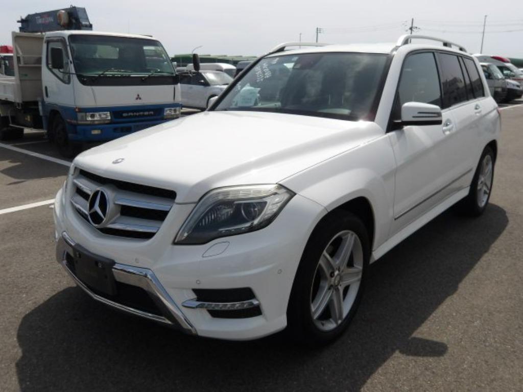 Mercedes-Benz GLK 350 4MATIC weiß in weiterer Seitenansicht